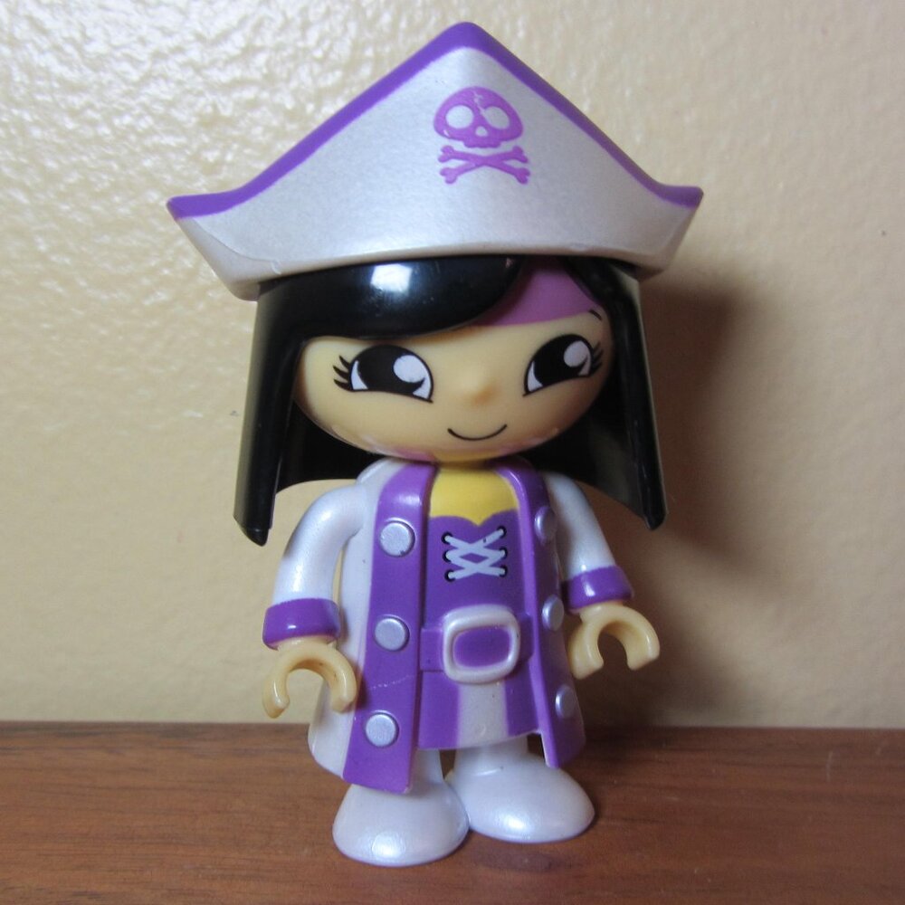 3 for $40 - Ryan’s World Mini figure Pirate mom (W5284)